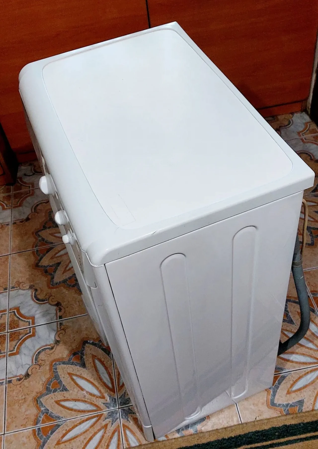 Вузька пральна машина Indesit, 6кг 6