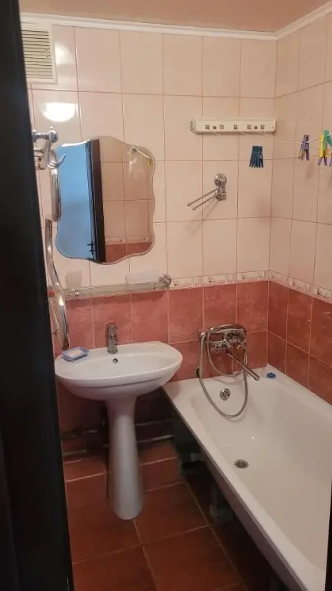 Продам затишну акуратну 2-кімнатну квартиру на Салтівці 6