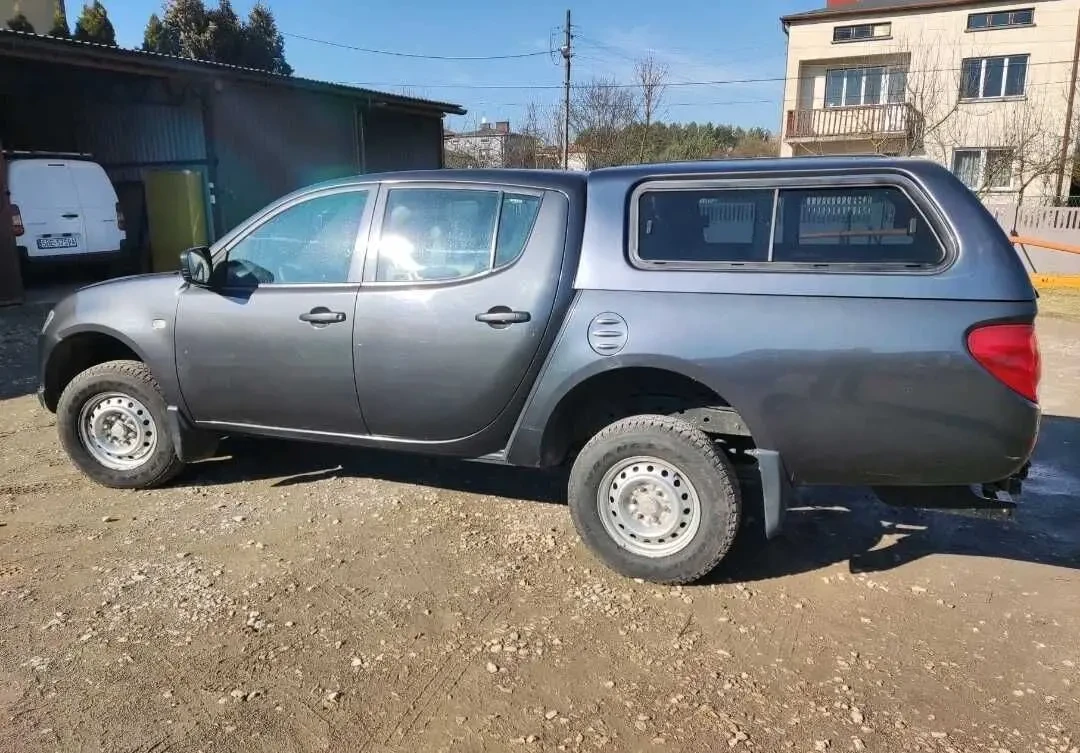 у продажу авто для ЗСУ mitsubishi l200 6