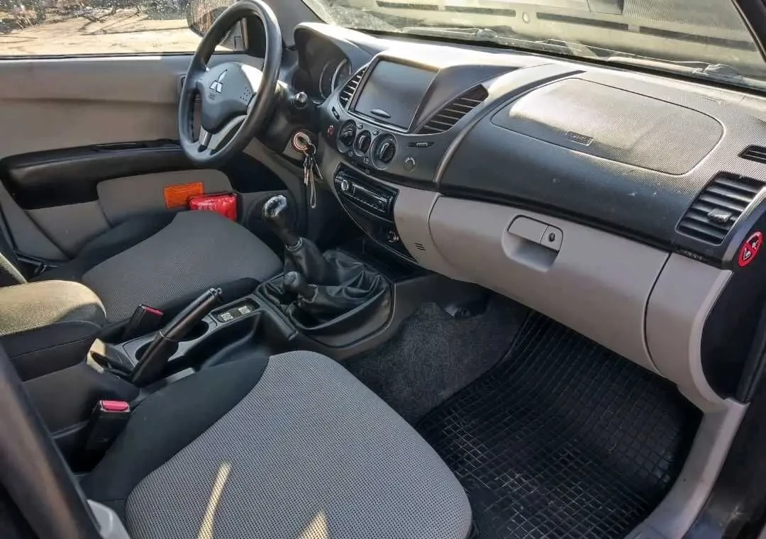 у продажу авто для ЗСУ mitsubishi l200 7