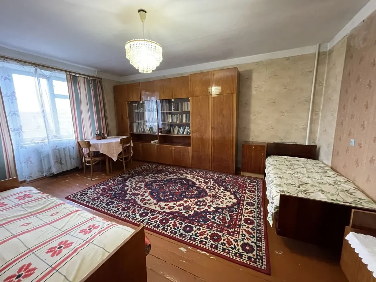 Продається 1 кімнатна квартира в центрі 2