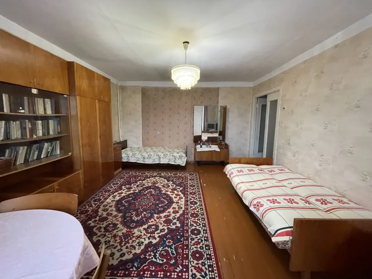 Продається 1 кімнатна квартира в центрі 4