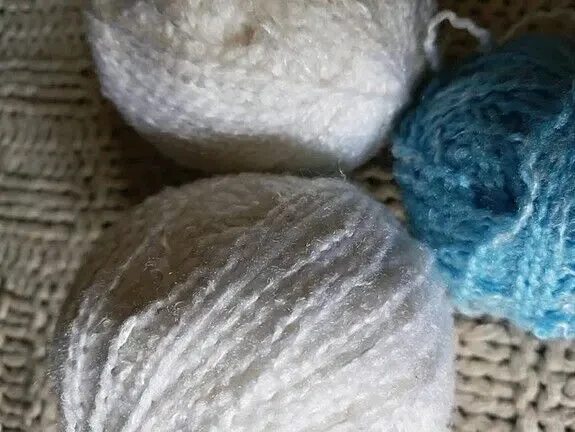 Набор для творчества пряжа нитки белого и голубого цвета. Общий Вес 13 8