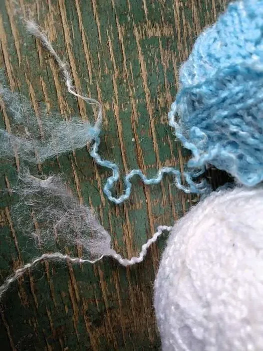 Набор для творчества пряжа нитки белого и голубого цвета. Общий Вес 13 7