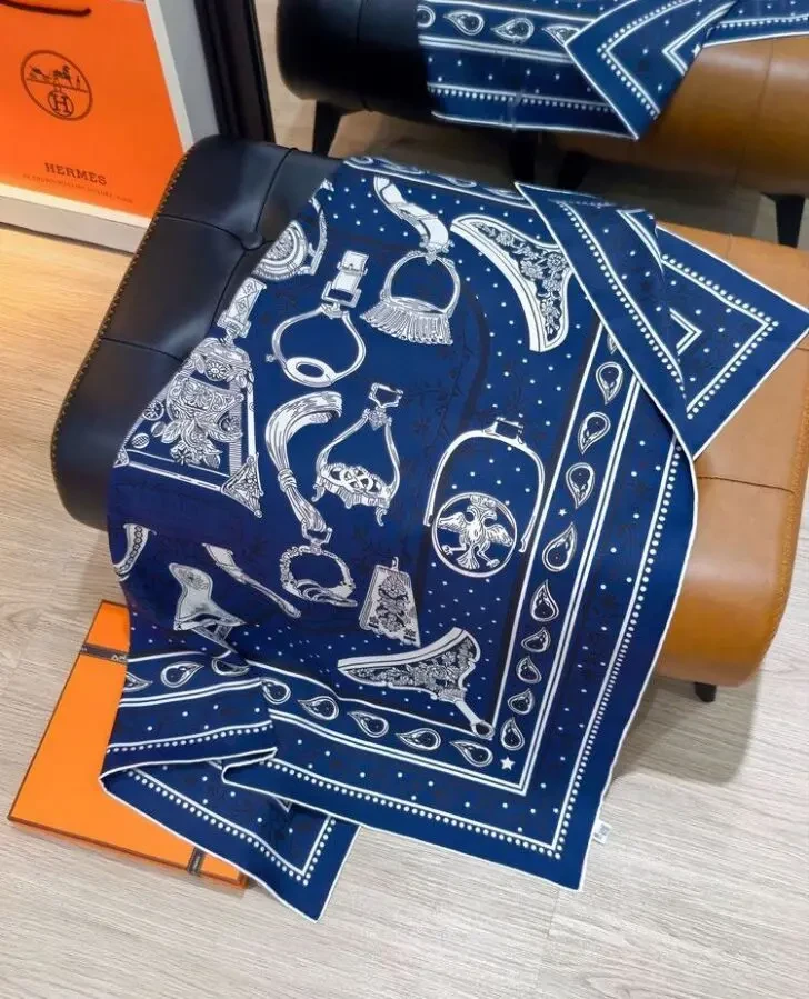 Хустинка Hermess 4