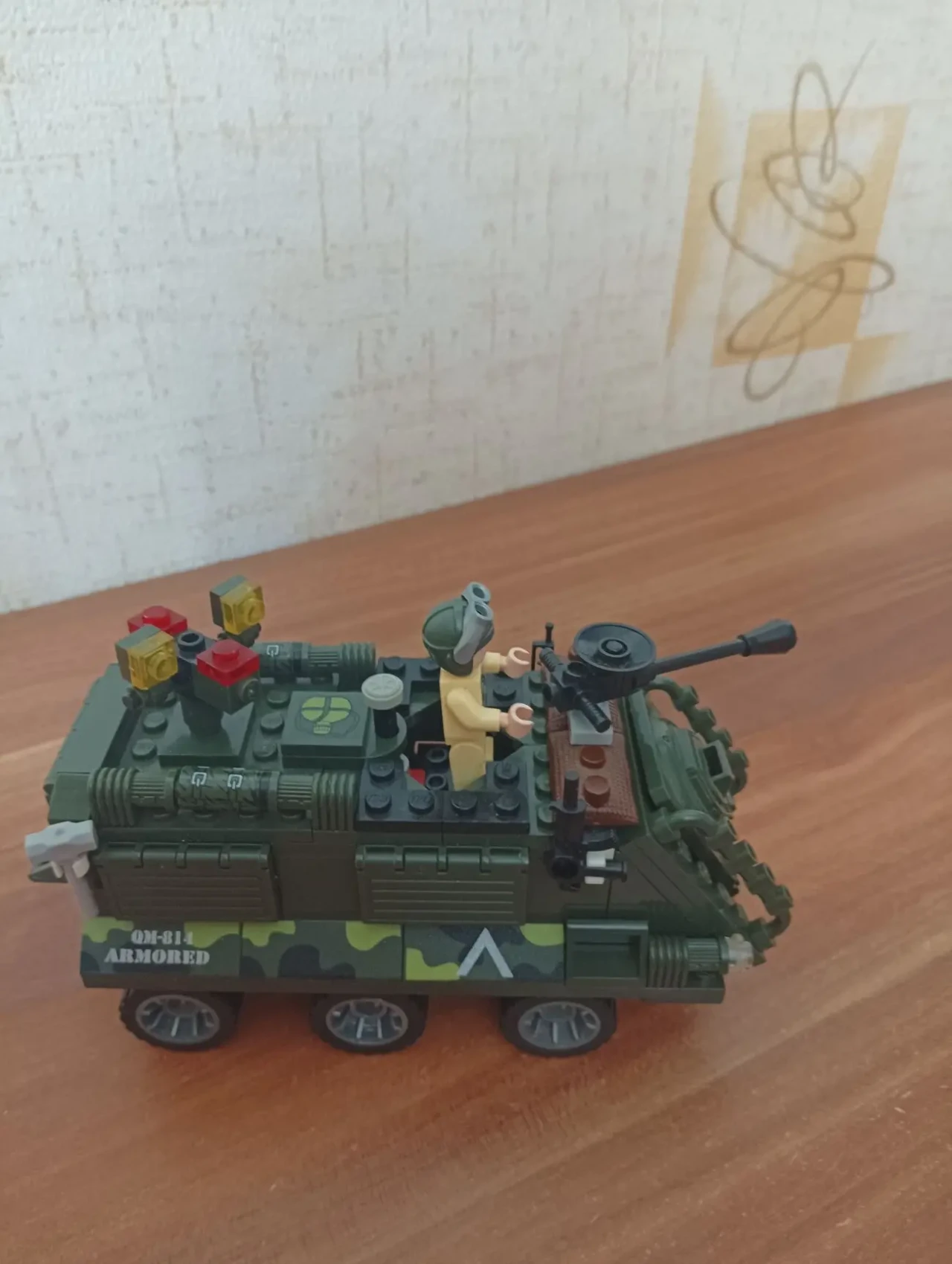 Конструктор Лего Бронетранспортер 814 Brick 4