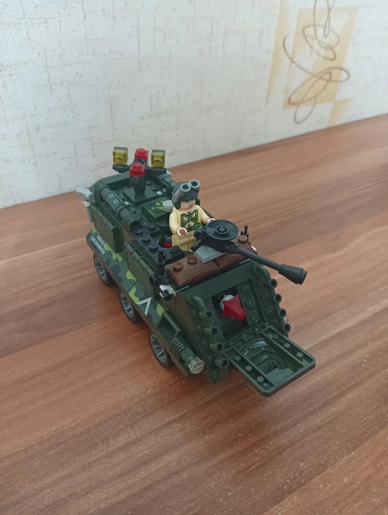 Конструктор Лего Бронетранспортер 814 Brick