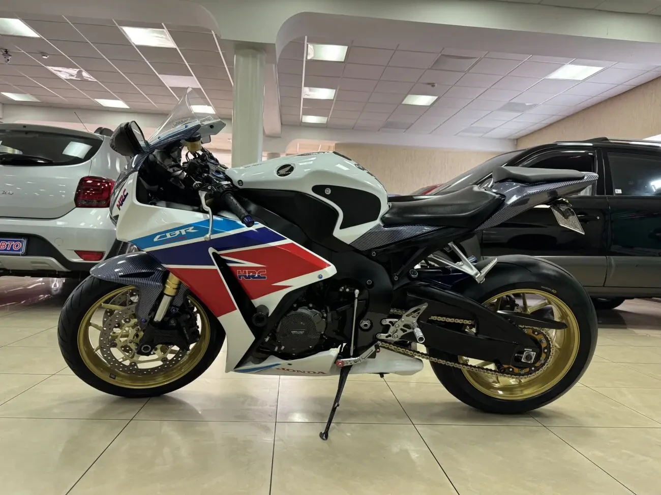Honda CBR1000RR Fireblade 1.0i 16V 6МКПП 2014 р.в. (181 к.с.) 3