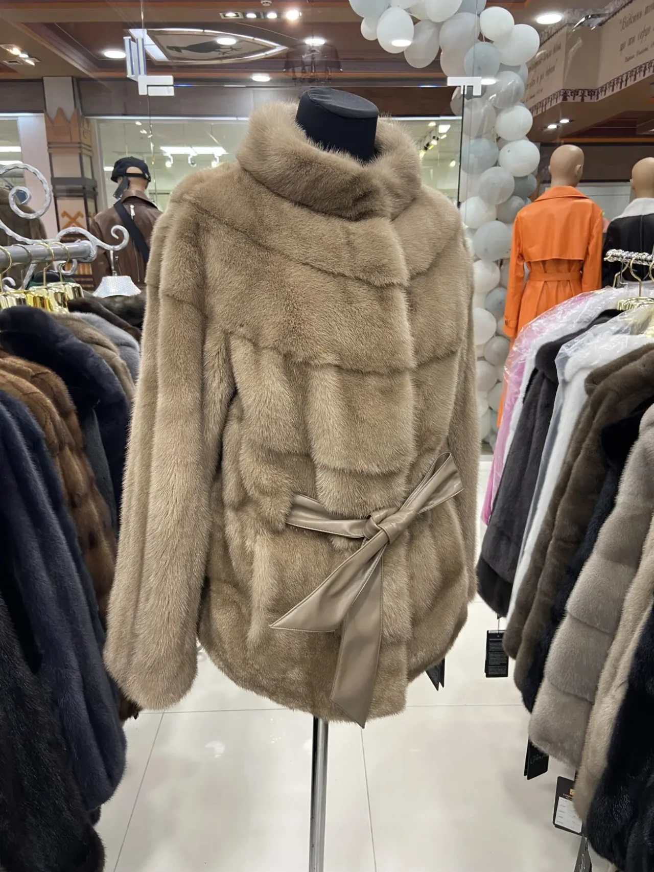 Шуба норкова колір пастель,пояс,на стійку,Греція