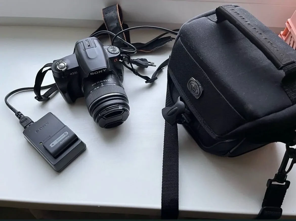 Sony a230 дзеркальний фотоапарат з об'єктивом 18-55мм