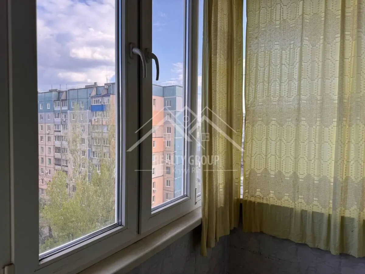 Продається 3-кімнатна квартира покращеного планування на Східному-2 4