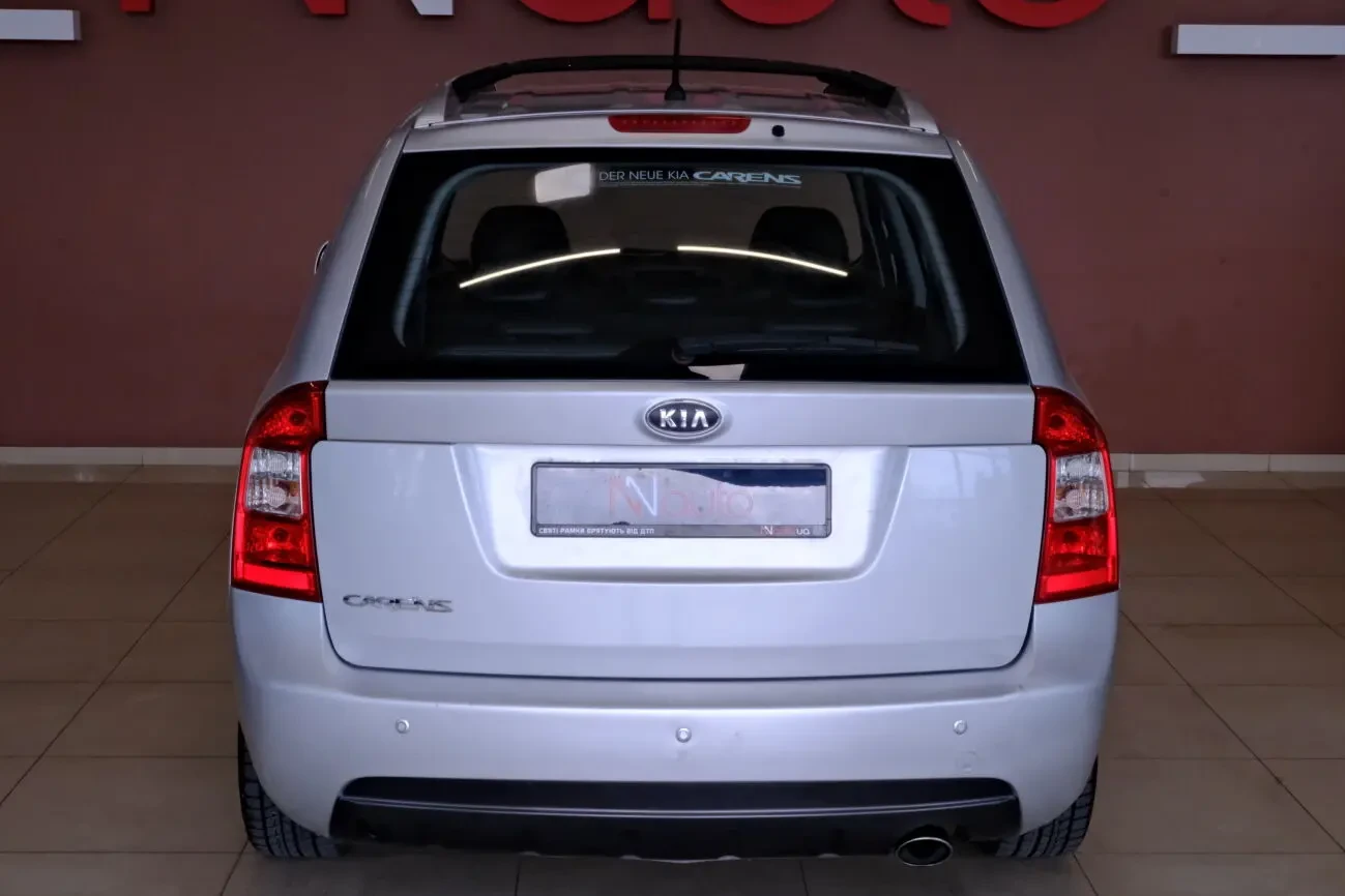 KIA Carens 6