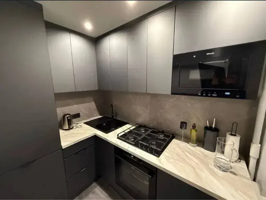 Стильная студия с новым ремонтом 2