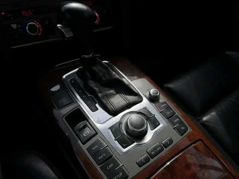 продам Audi A6 C6 8