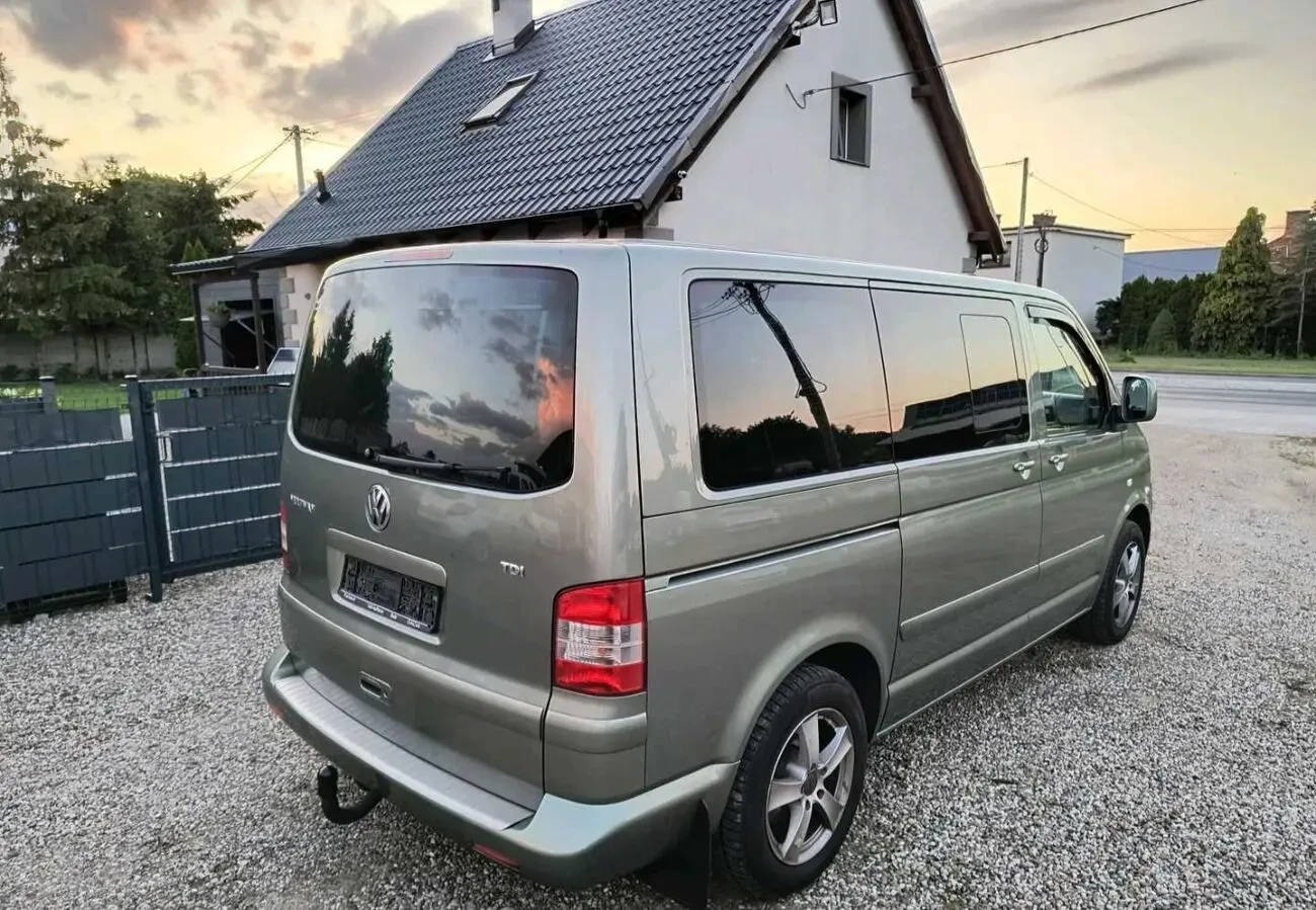 Продам Volkswagen Transporter T5 4