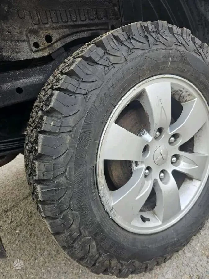 Продам Mitsubishi L200 8