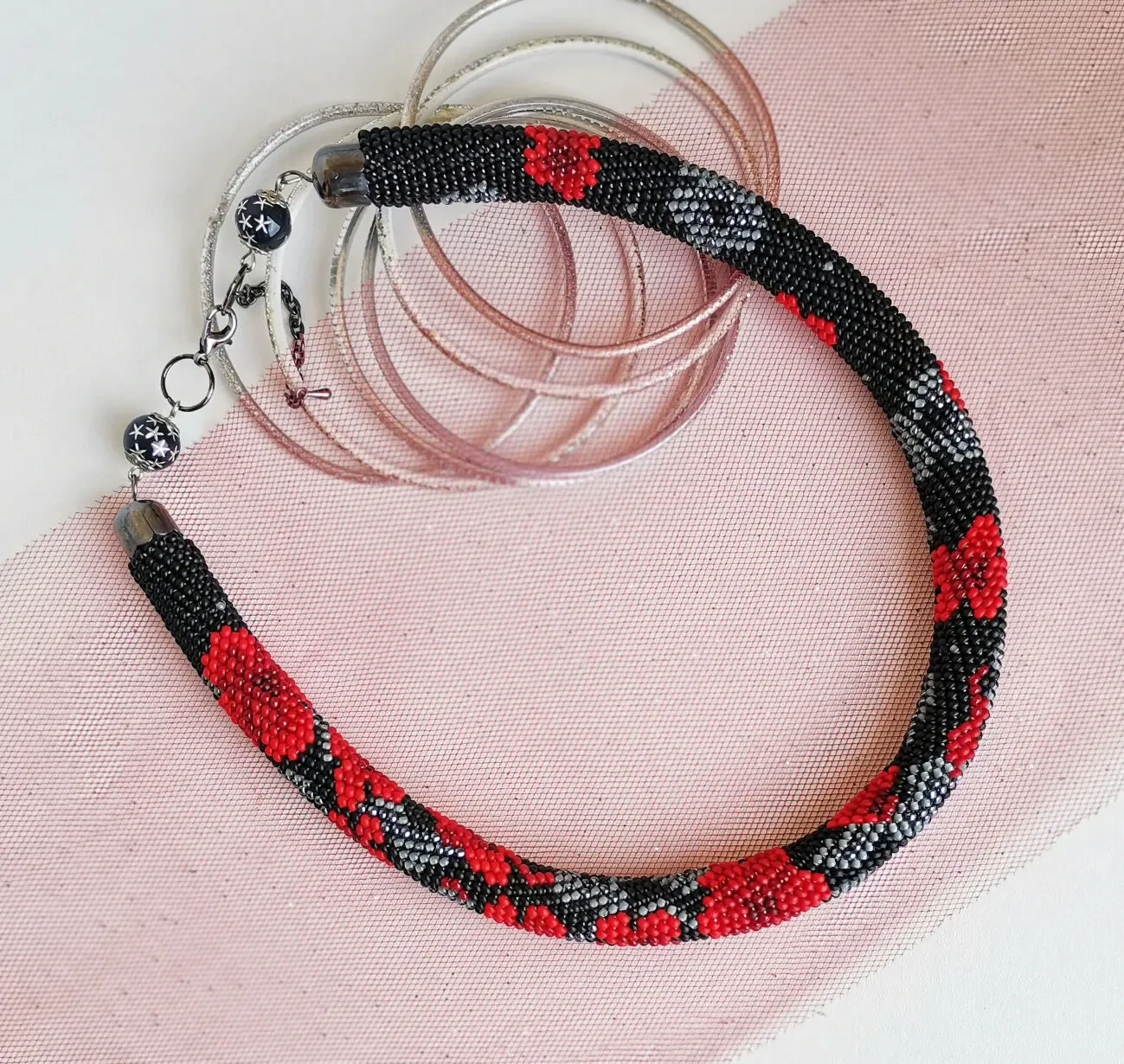 Прикраса із бісеру кольє-джгут Червоні вогники 8