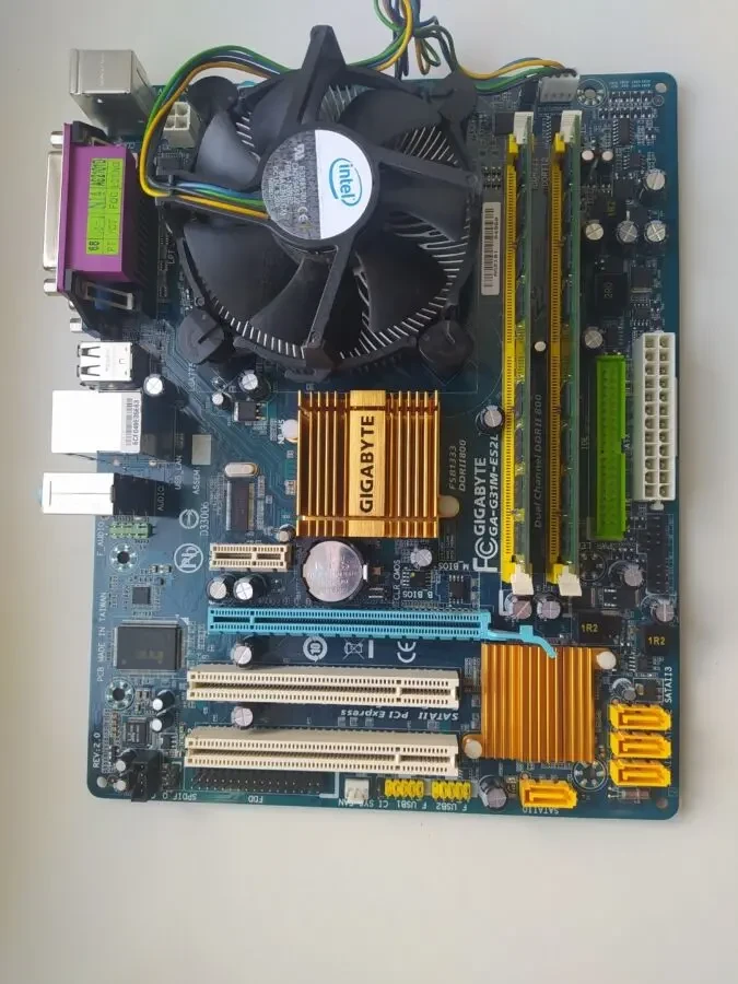 Материнська плата Gigabyte 7