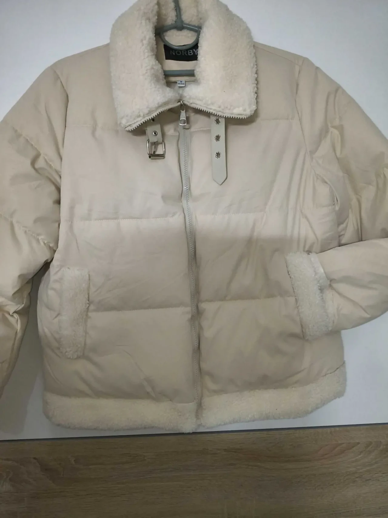 Куртка жіноча