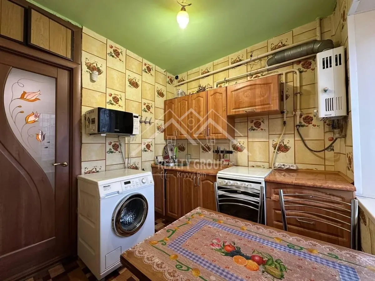 Продаж 3к квартири з меблями і технікою