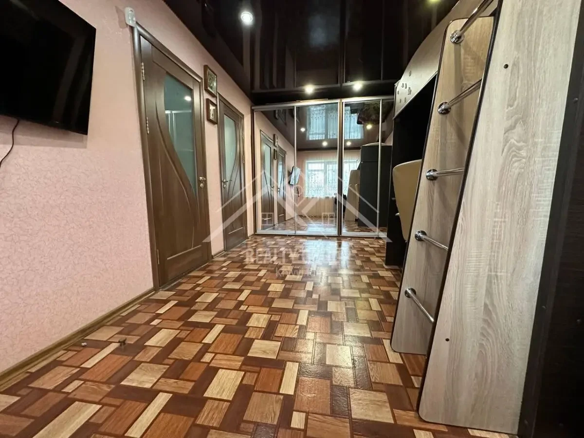 Продаж 3к квартири з меблями і технікою 3