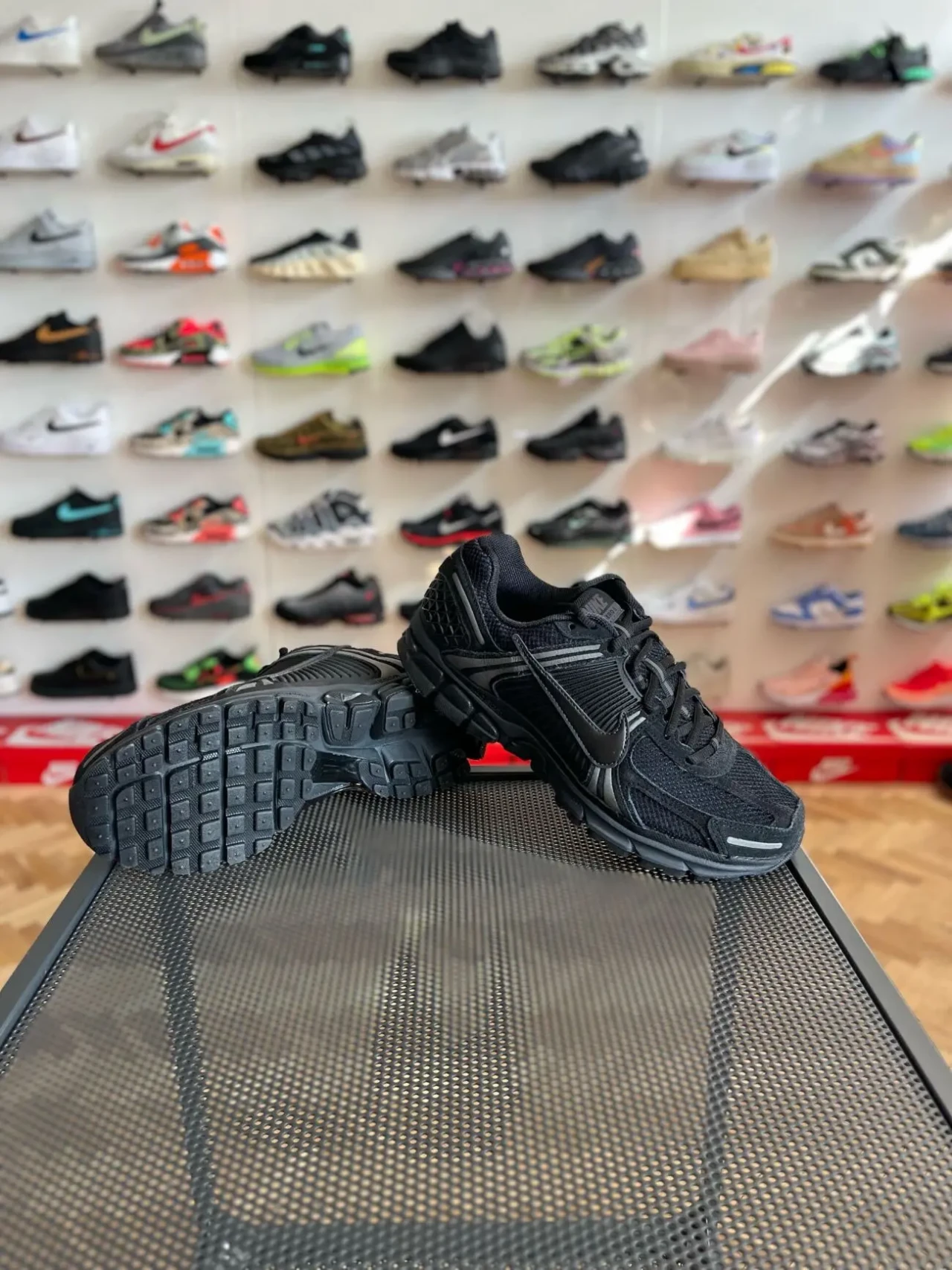 Оригінал-Кросівки Nike Zoom Vomero 5 Black (HF1553-001) 5