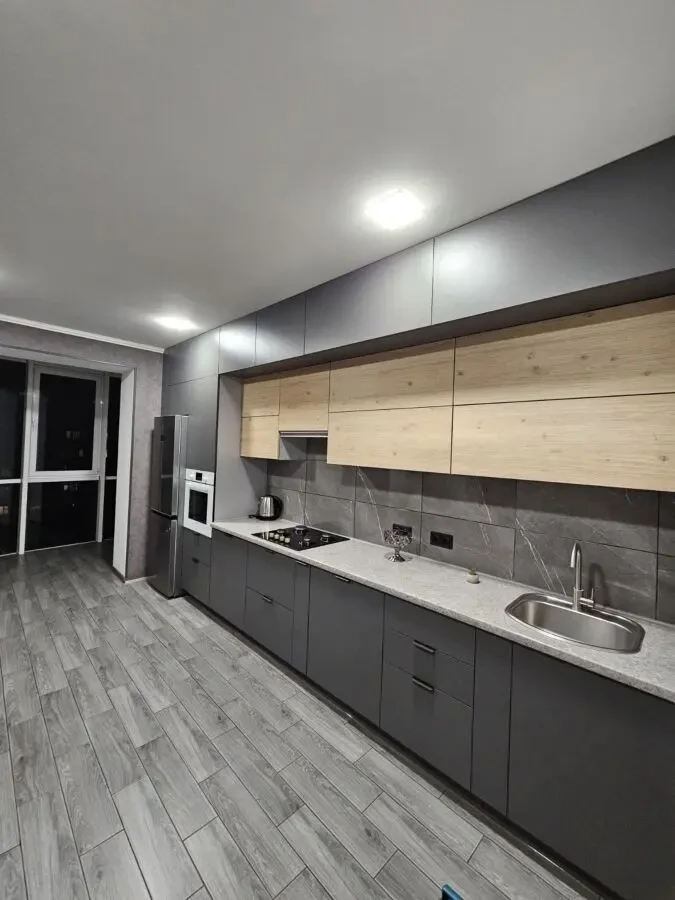 Сучасна 2к квартира з меблями, близько до Центру