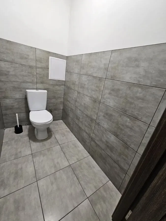 Сучасна 2к квартира з меблями, близько до Центру 5