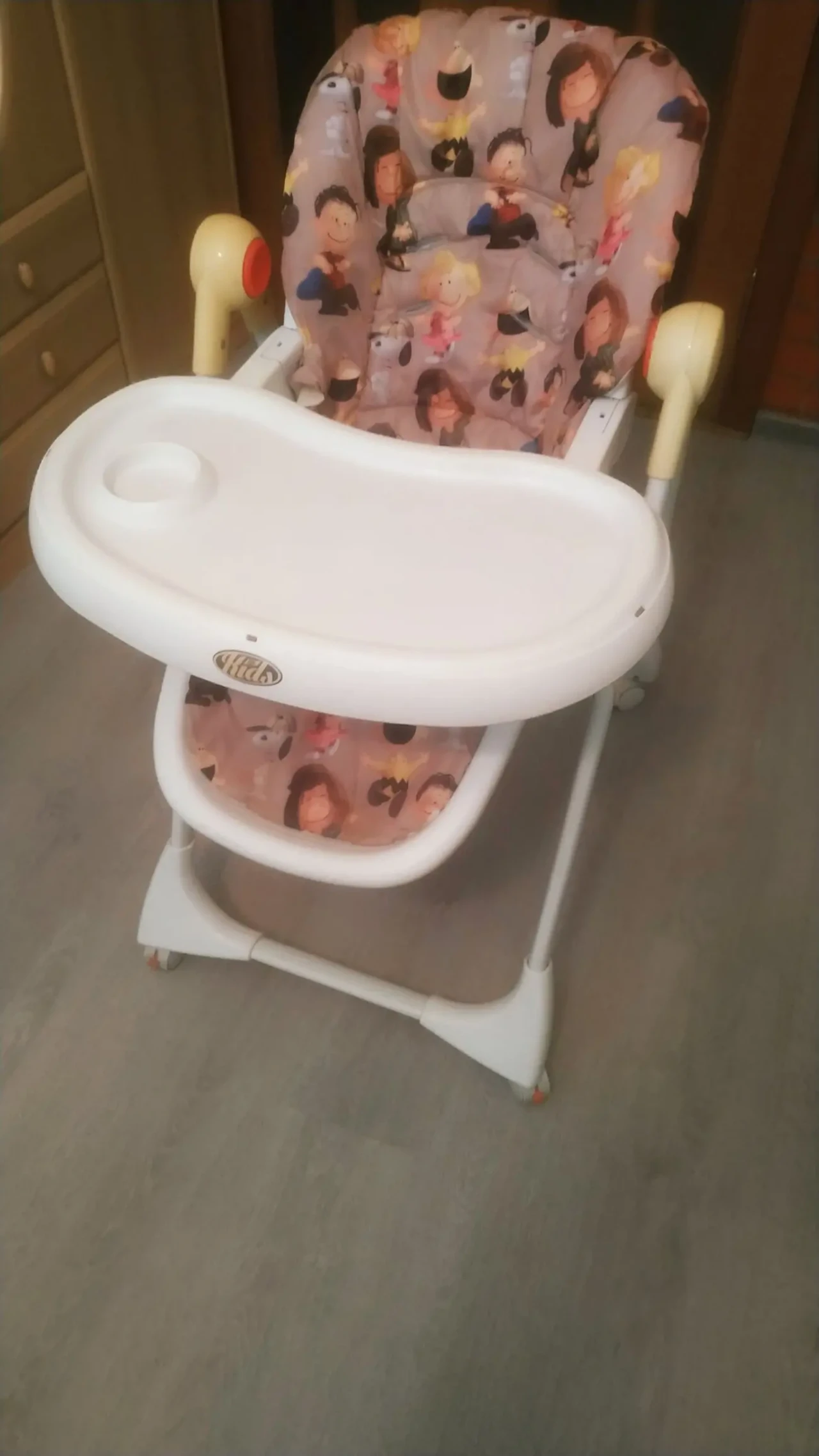 Продам стульчик для кормления 3