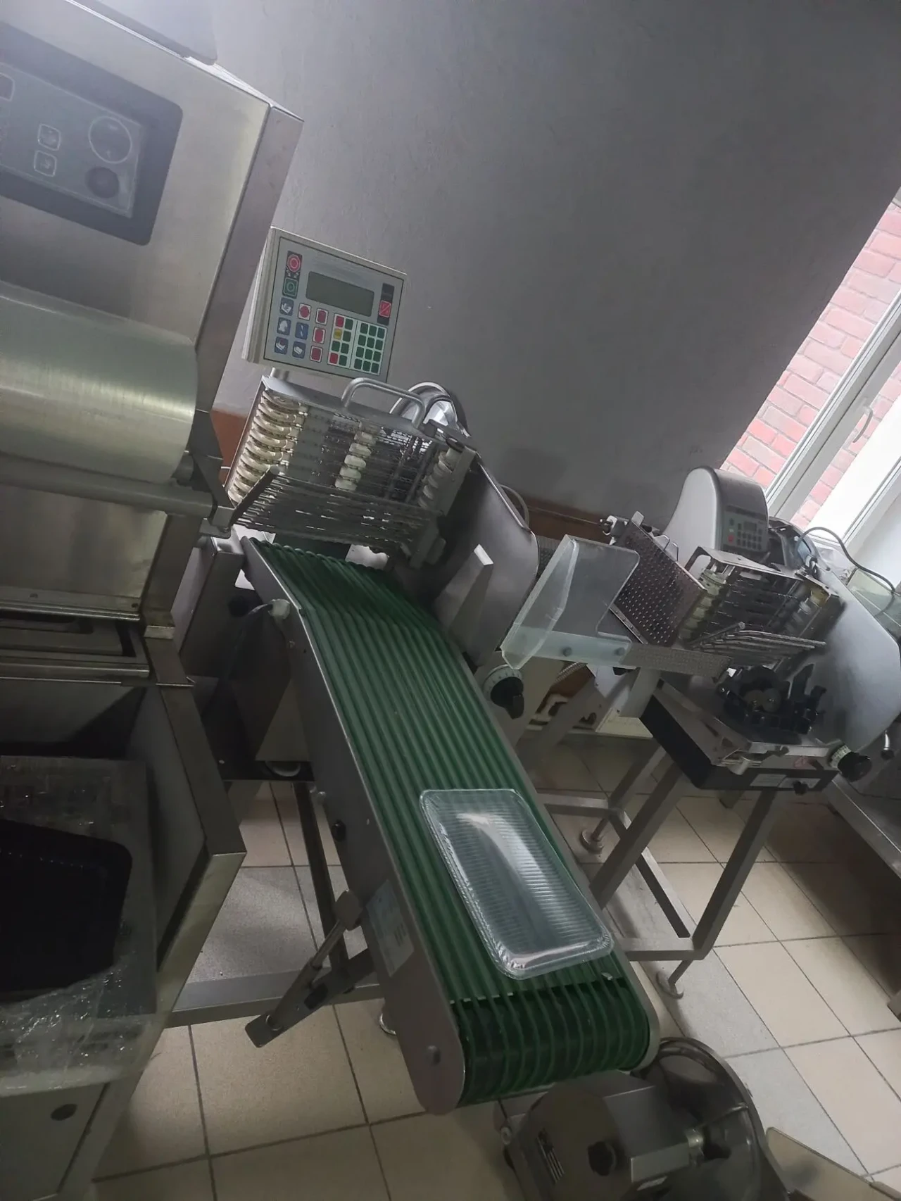 Автоматичний конвеєрний слайсер Scharfen 8