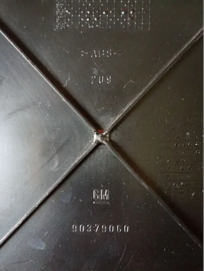 Крышка замка багажника седан Opel Astra G, Gm - 90379060. 2