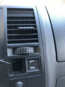 Двойное зарядное устройство USB для VW T5 Transporter 2003-2009 2.1A