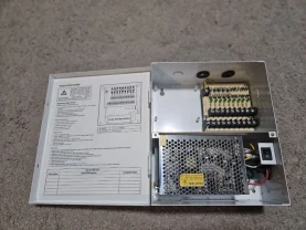 Блок питания в металлическом ящике для камер CCTV, 9-кан 12В 10А 120Вт