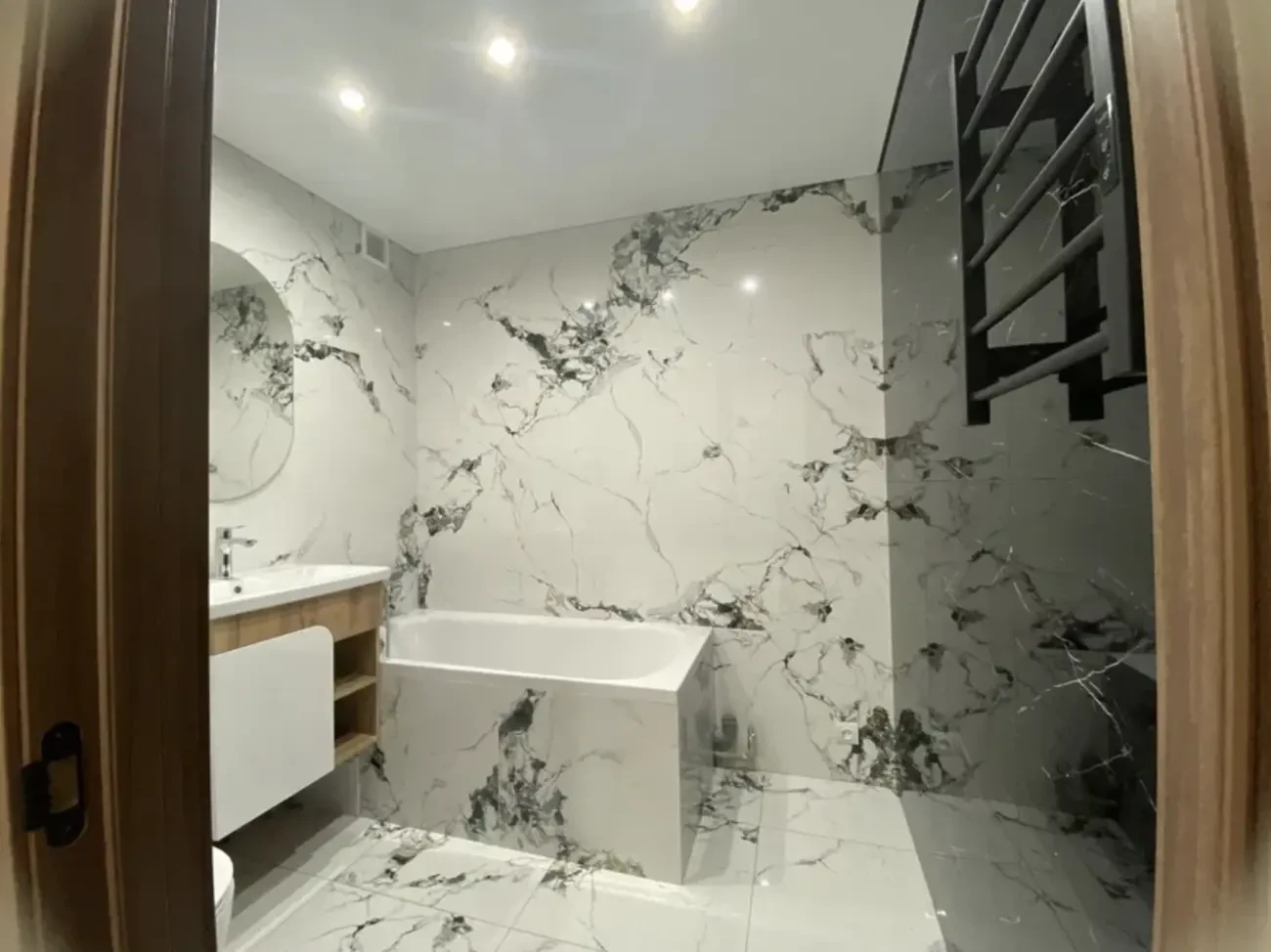 Продам 3 комнатную квартиру на проспекте Поля с Евроремонтом 4