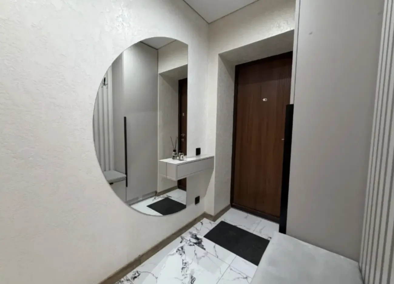 Продам 3 комнатную квартиру на проспекте Поля с Евроремонтом 9