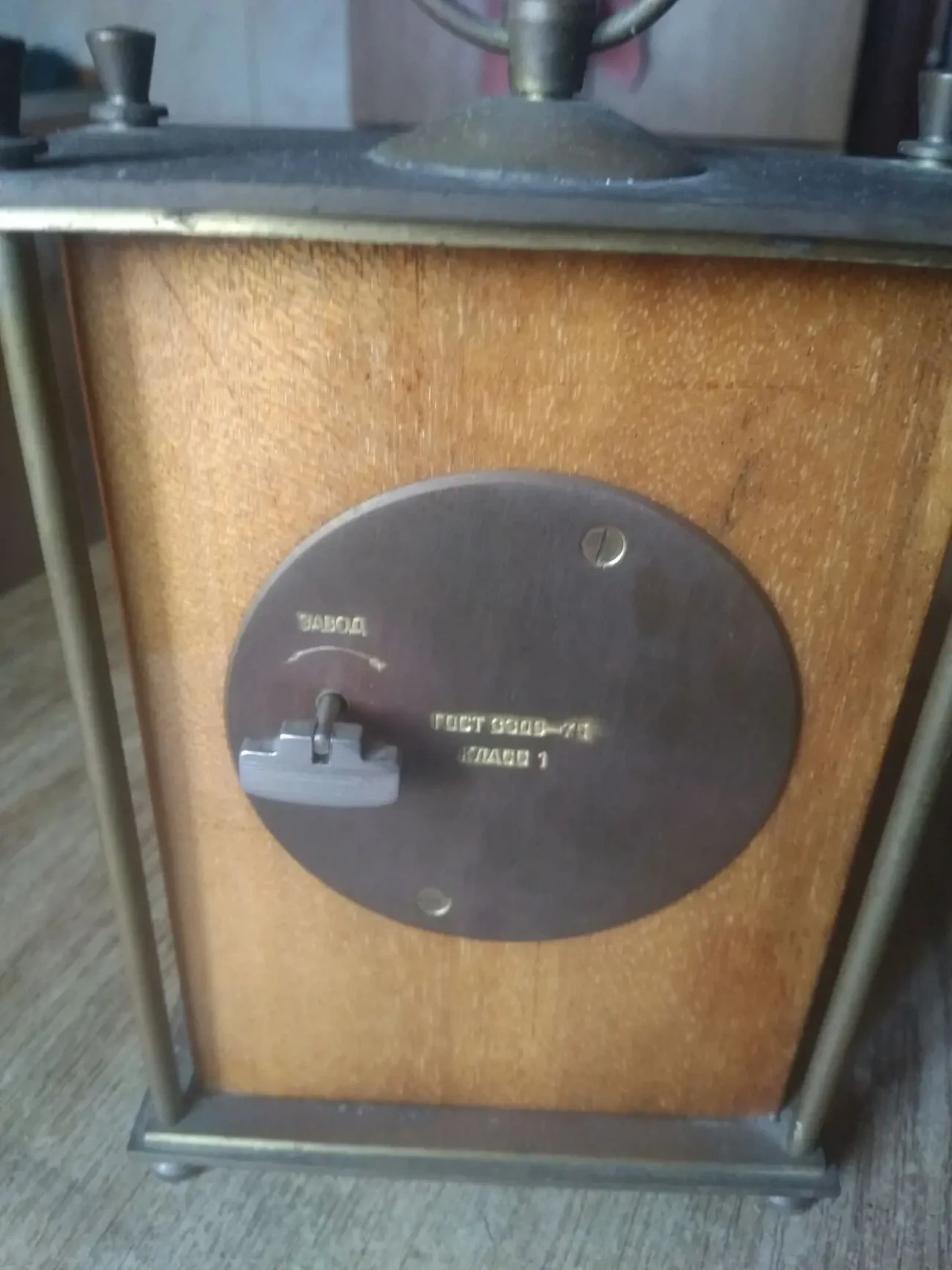 Винтажные настольные часы Молния 3