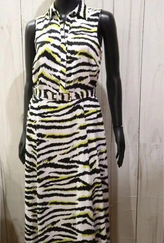 Яскрава сукня