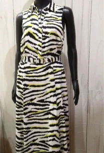 Яскрава сукня