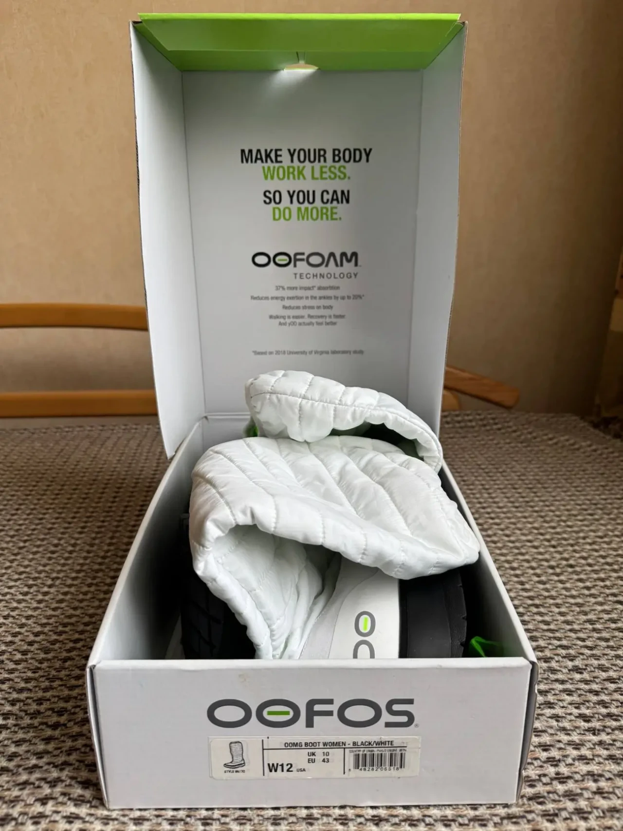 OOFOS OOmg Puffy Boot White - ультралегкі утеплені чоботи 3