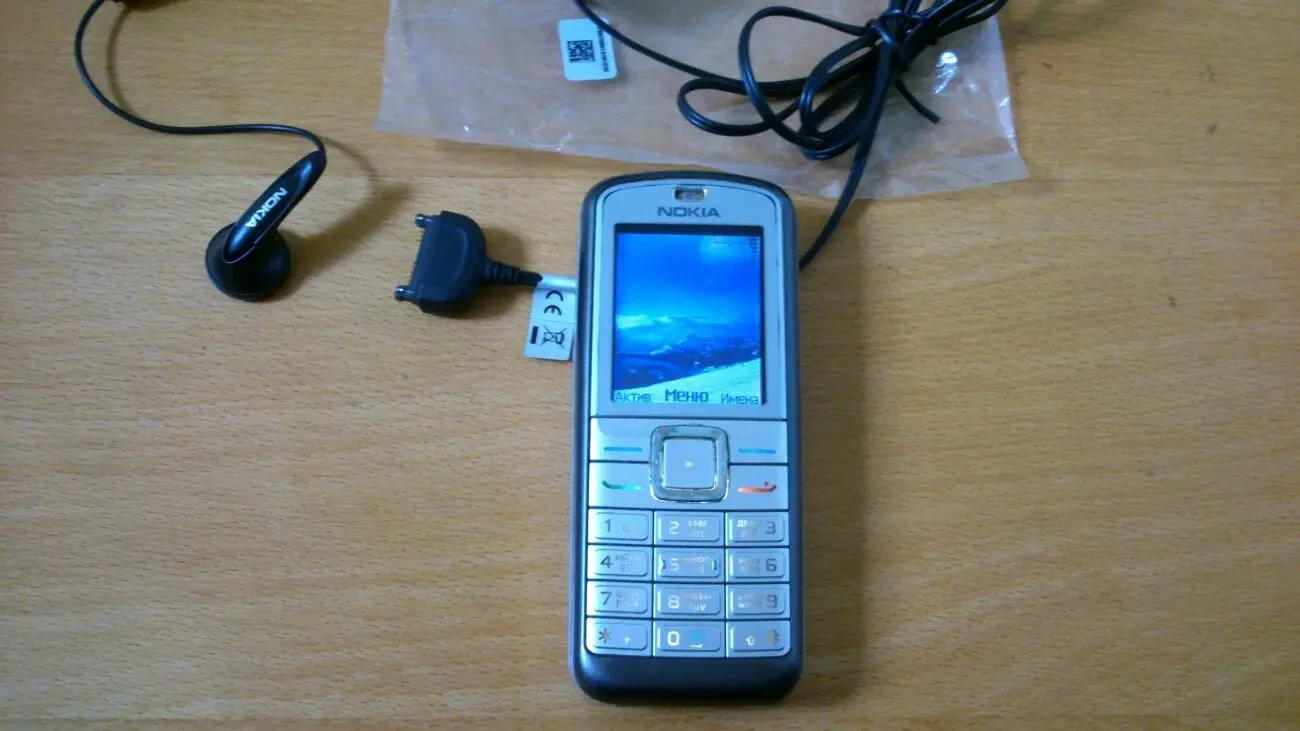 Телефон nokia 6070 с наушником 3