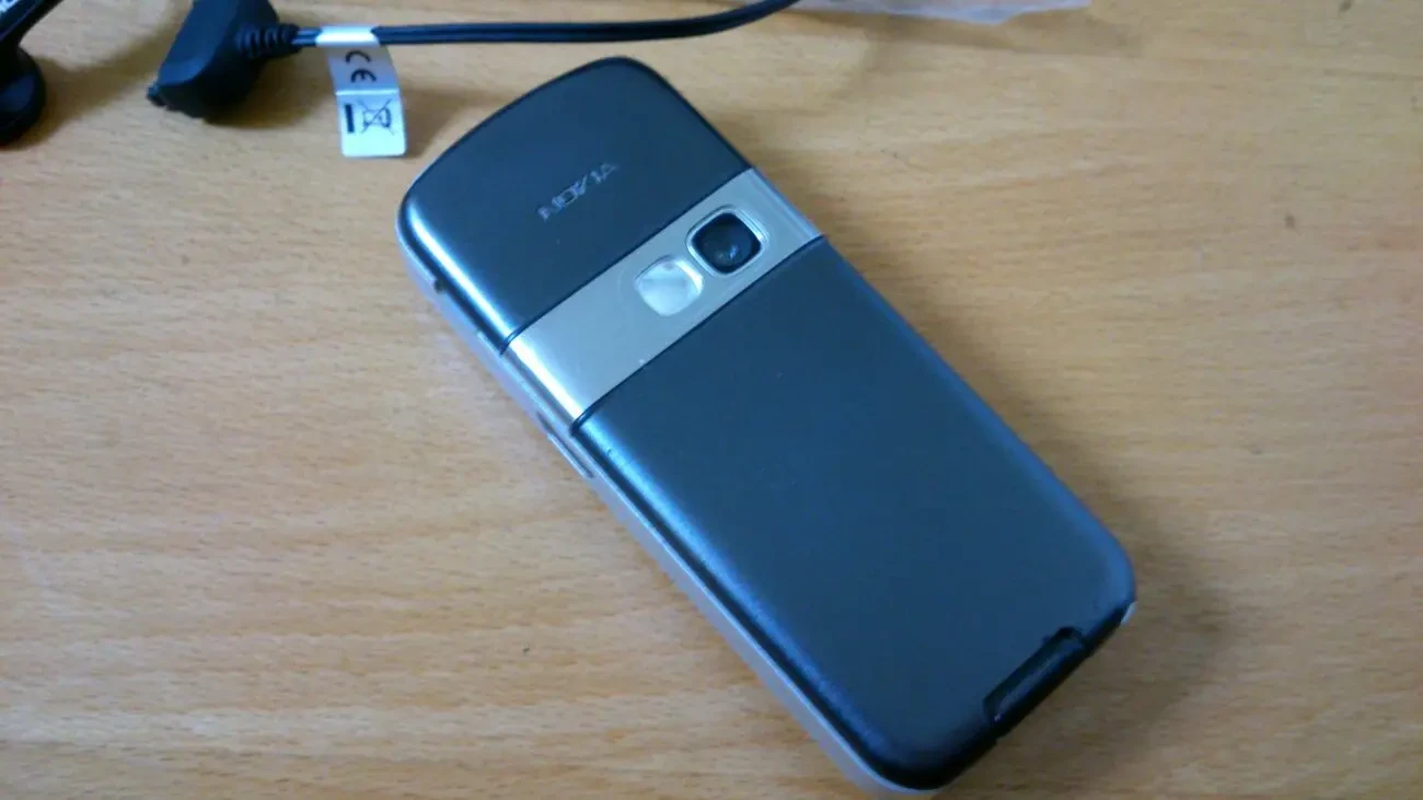 Телефон nokia 6070 с наушником 7