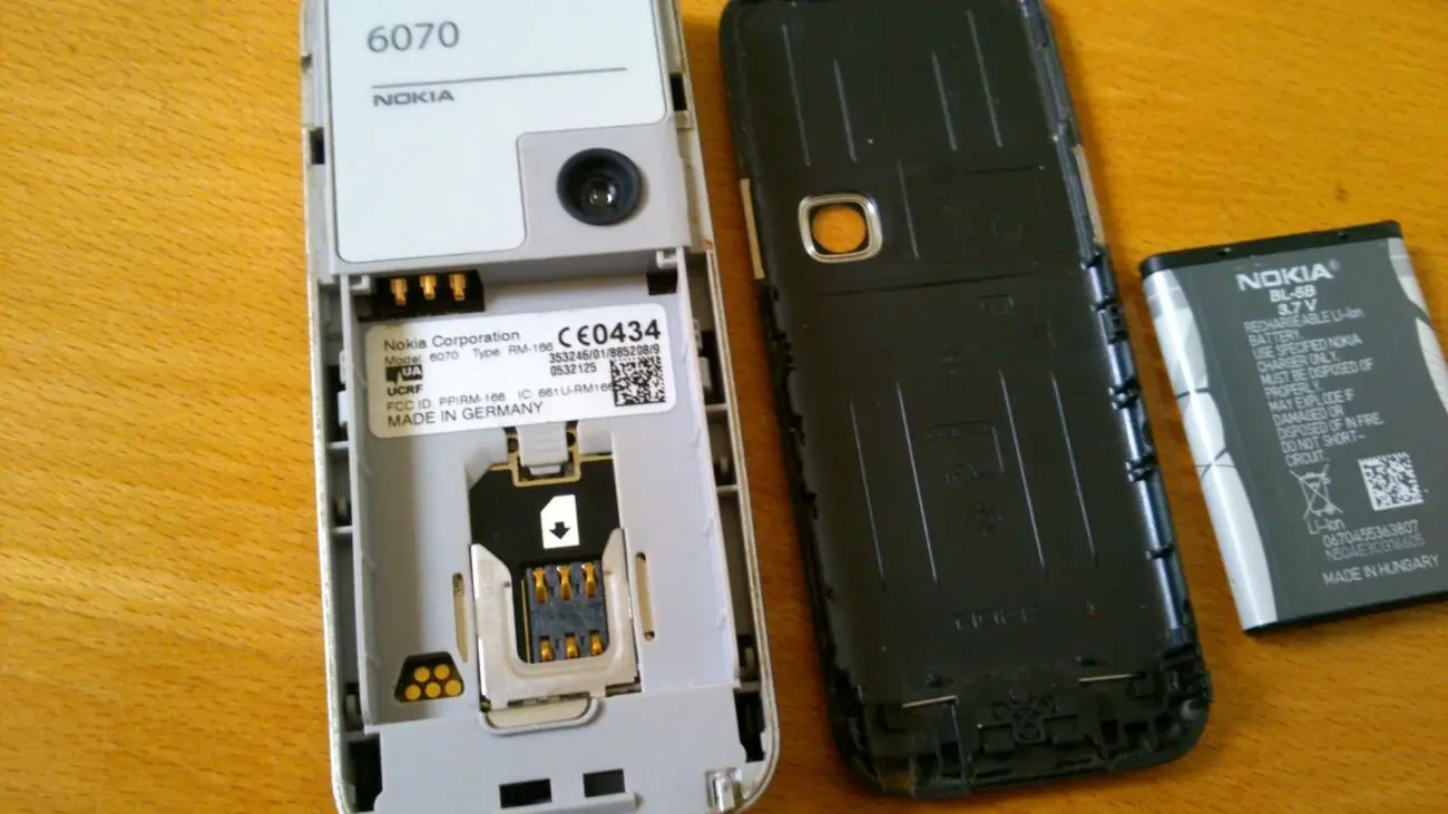 Телефон nokia 6070 с наушником 6