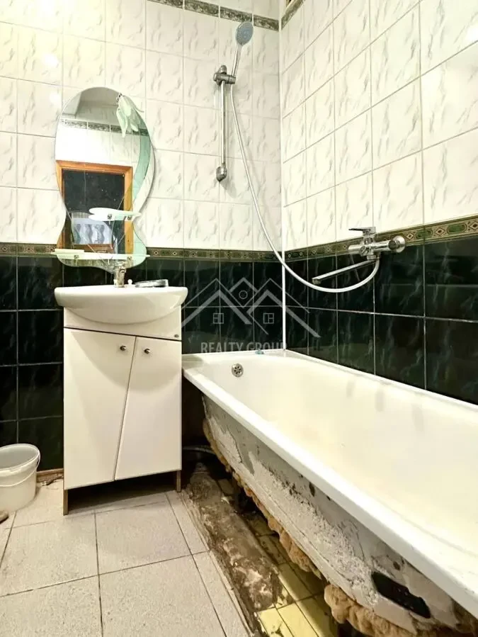 Продаж 3-кімнатної чешки на Спаській, 70 м2 9