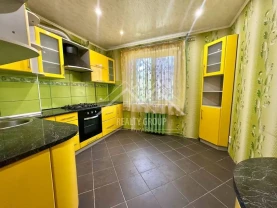 Продаж 3-кімнатної чешки на Спаській, 70 м2