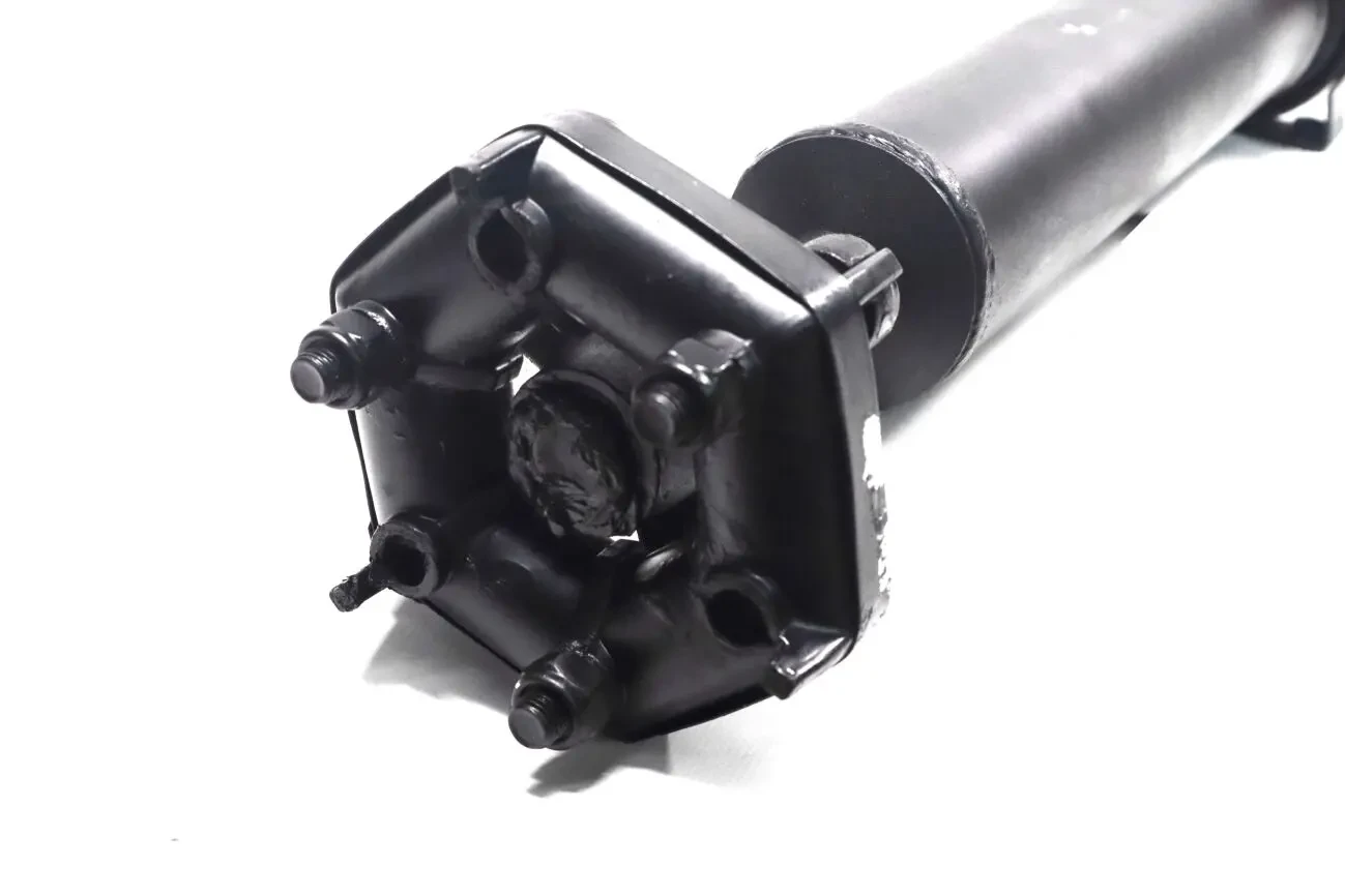 Вал карданний ВАЗ 2101-07 задн. (посил. хрестовина) 3