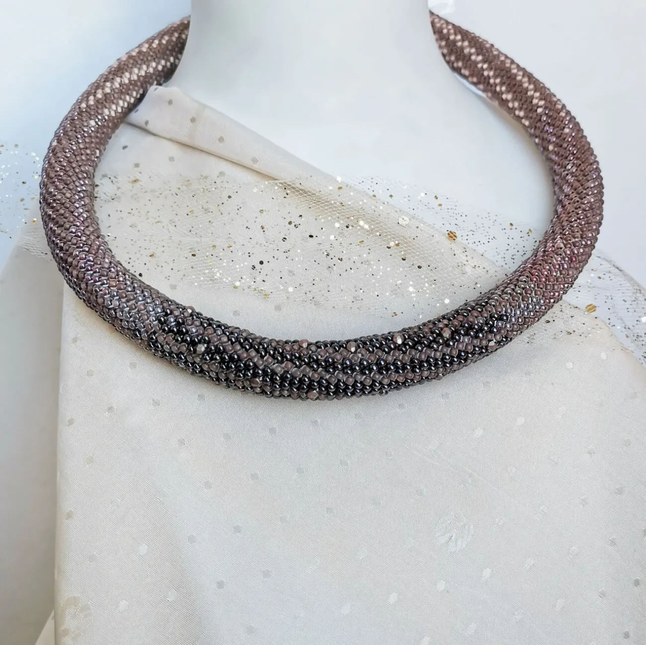 Прикраса із бісеру кольє-джгут Ніжність 4