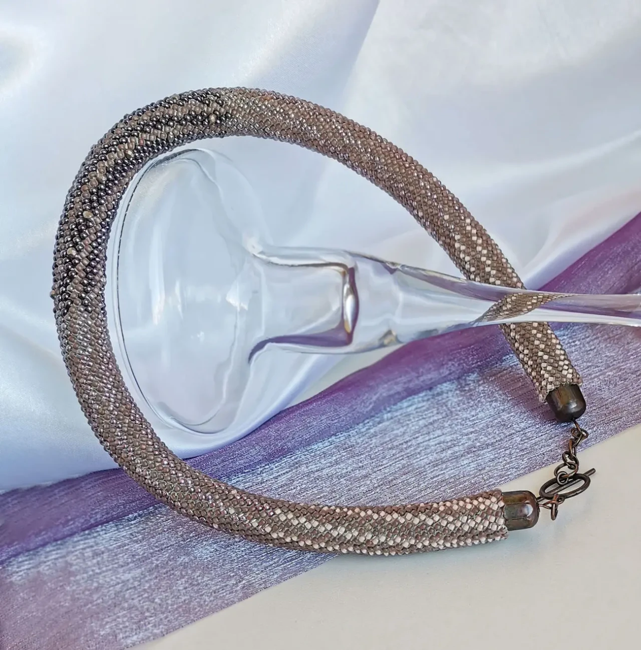 Прикраса із бісеру кольє-джгут Ніжність 9