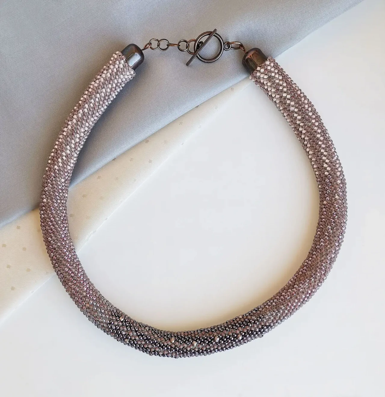 Прикраса із бісеру кольє-джгут Ніжність 10