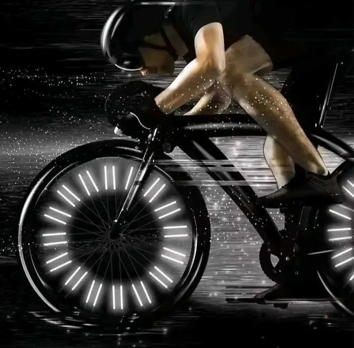 Катафоти (світловідбиваючі) накладки на шприхи велосипеда. Колір БІЛИЙ