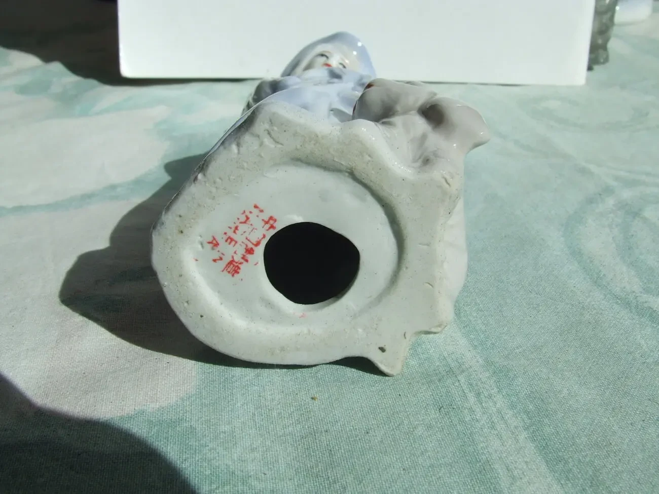 Фарфор дівчина з собакою роз. 18 х 6 см. 1990 роки. ручний розпис. 7